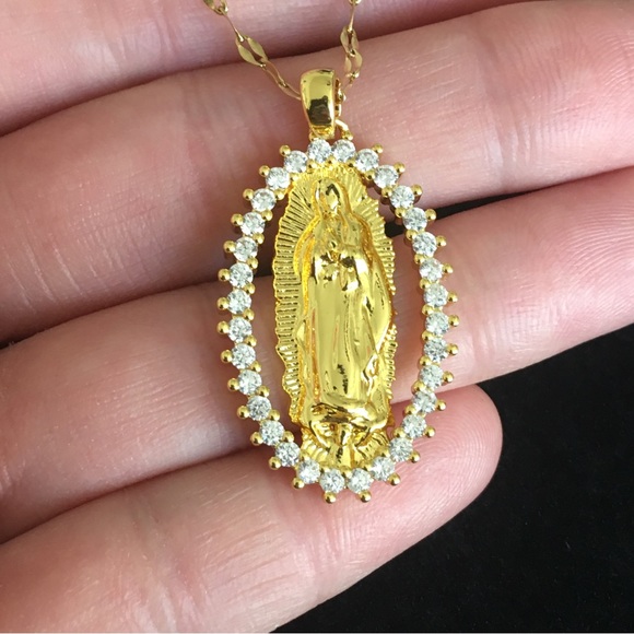 Religious Figure Gold Tone Chain Pendant Necklace - Picture 7 of 10